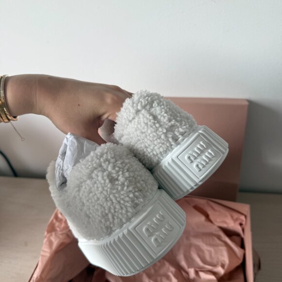 NWT Miu Miu Low Top Sneakers White Shearling Lace Up Sz 35.5 - Picture 9 of 11